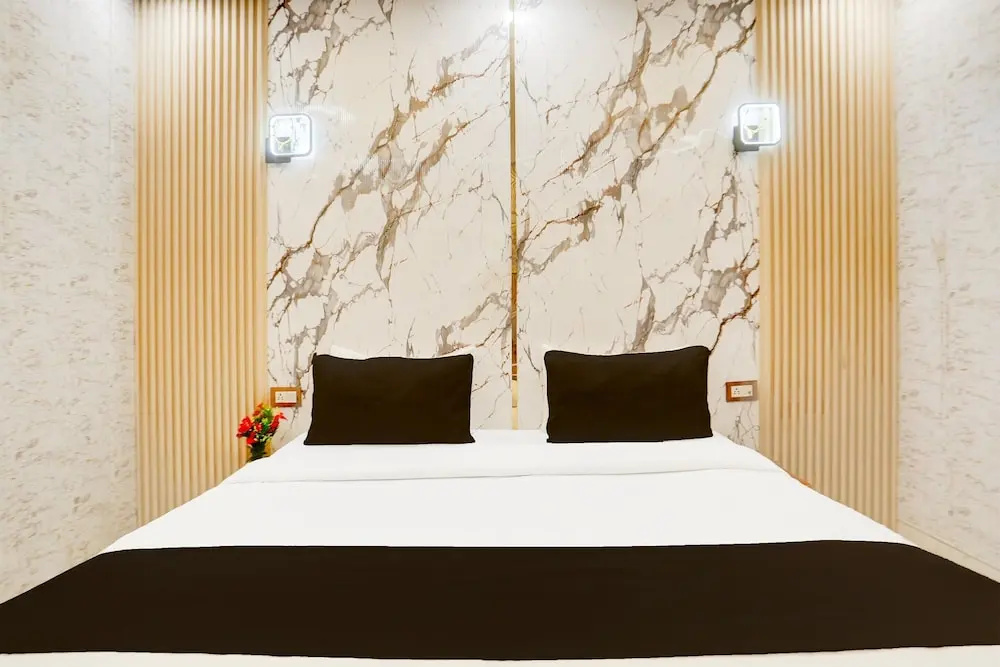 Super Deluxe Twin Roomhotel Royals Paradise