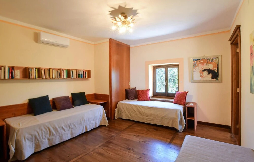 Nice Home in Montalto Uffugo With Outdoor Swimming Pool, Wifi and 5 Bedrooms