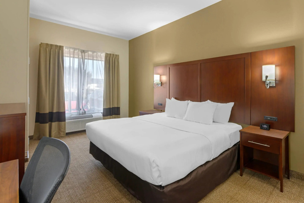 Comfort Suites Savannah Gateway I-95