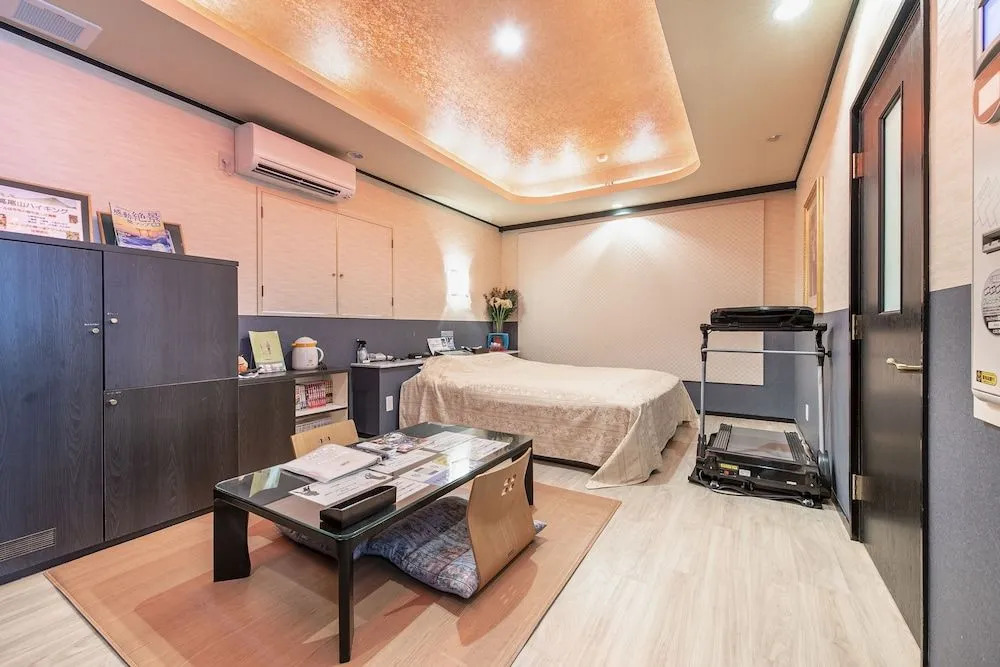 Hotel Takao Asile