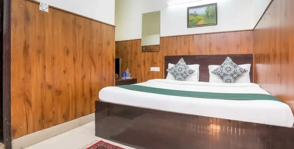 Shri Sai Guest House - Opp Azadpur Main Mandi I Couple Friendly I Metro Access