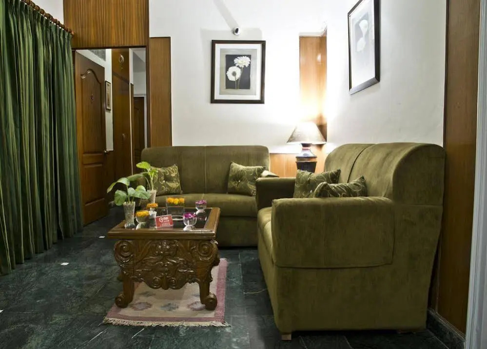 OYO Premium Plaaza Tower