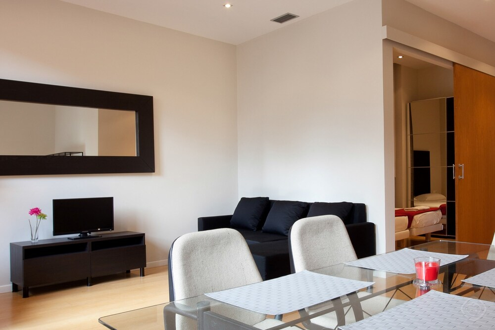Modern Center Apartments
