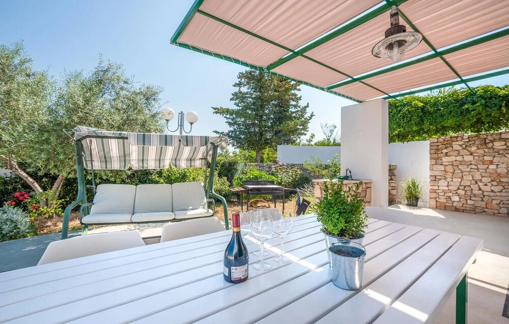 Stunning Home in Lukoran With Outdoor Swimming Pool, Wifi and 4 Bedrooms