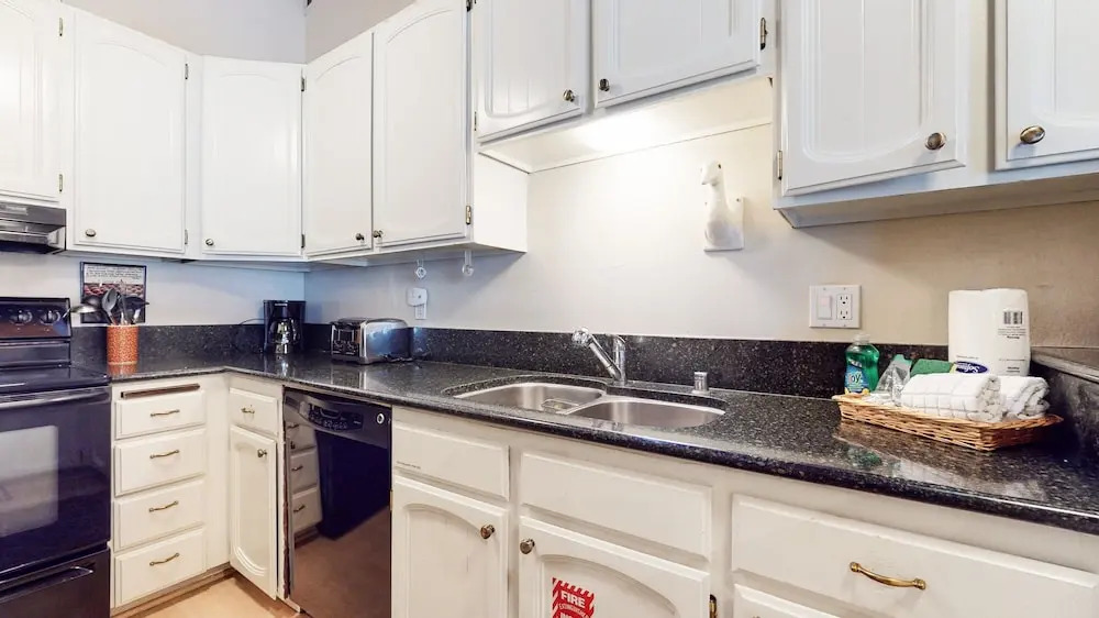 Chateau de Montagne 3 Spacious Condo With Great Complex Amenities On the Shuttle Route by RedAwning