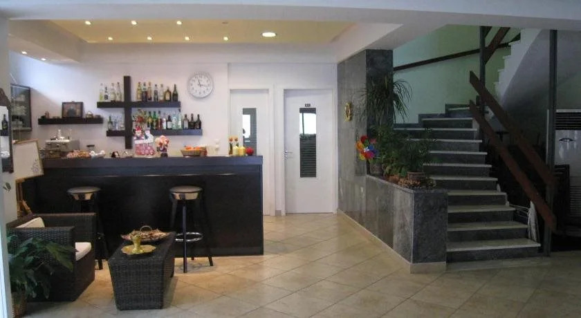 Alma Hotel
