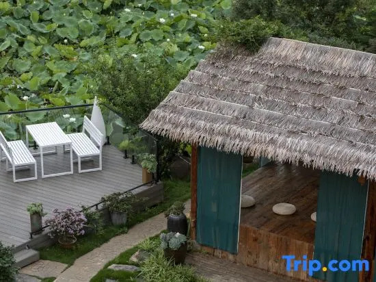 Yewang Su Lake View Light Luxury Hostel
