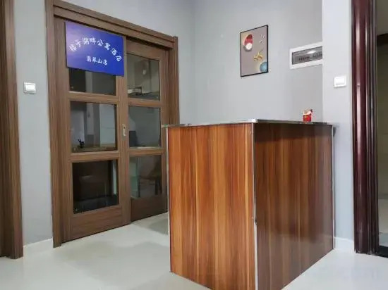 Orange Lakeside Apartment Hotel