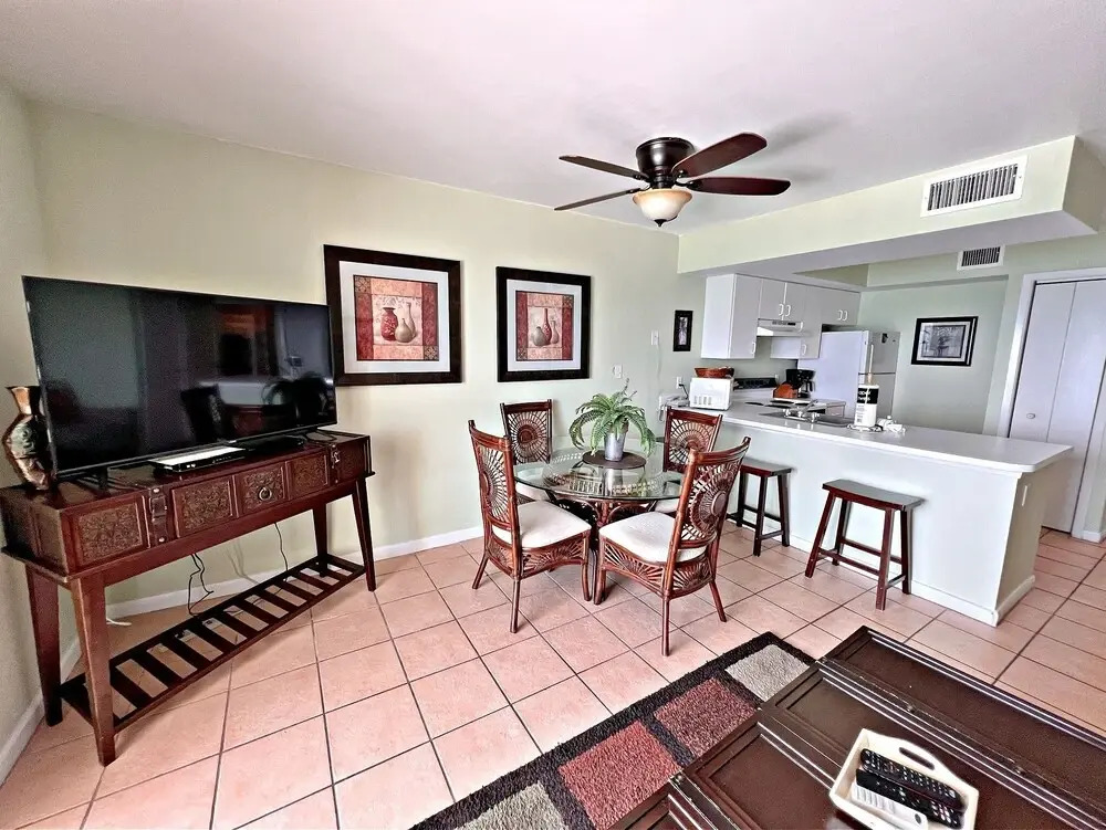 Seacrest 702 1 Bedroom Condo by RedAwning
