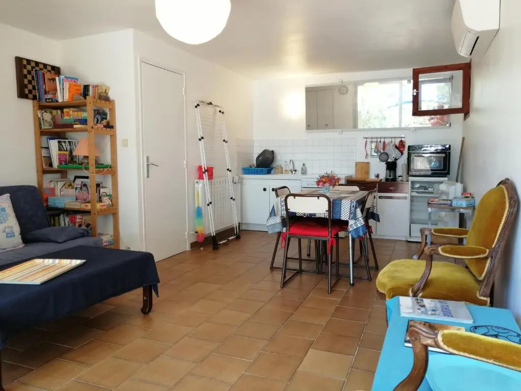 T2 36 m2, RdC de villa, clim, gd jardin clos, animx ok, quartier Mt Faron très calme, wifi, parking
