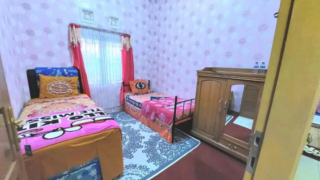 Penginapan Syariah Dhifa Indonesian only