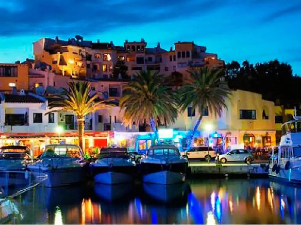 Apartment with 2 Bedrooms in Marbella, with Shared Pool And Enclosed Garden - 2 Km From the Beach