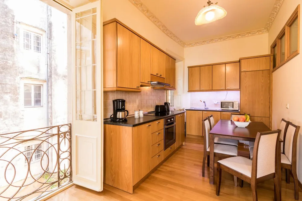 Luxury Seaview Apartment in the Heart of Old Town