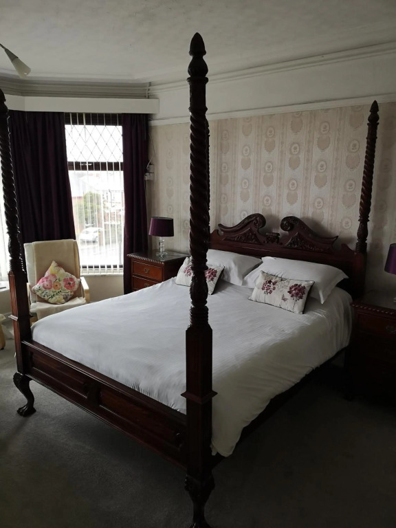 East Mount House