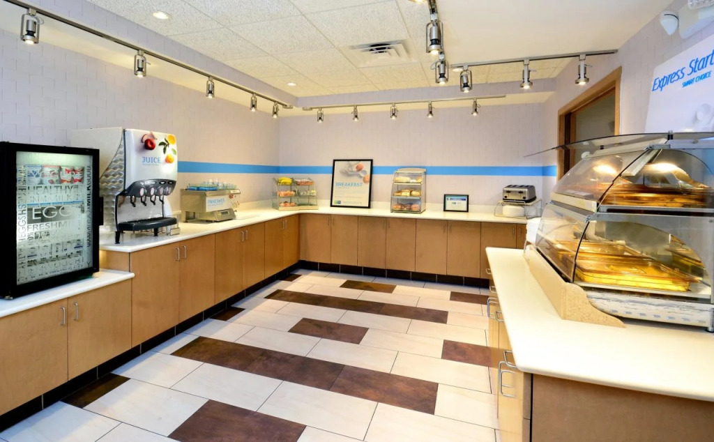 Holiday Inn Express & Suites Raleigh Durham Airport at RTP by IHG