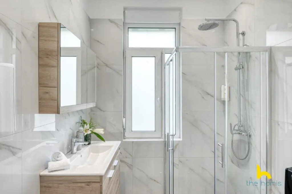 Contemporary 2-BDR APT near Kalimarmaro & Alsos Park!