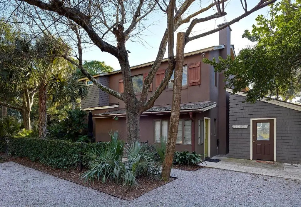 Folly Vacation 620 Entire Home plus Apt, one block to the beach and pet friendly