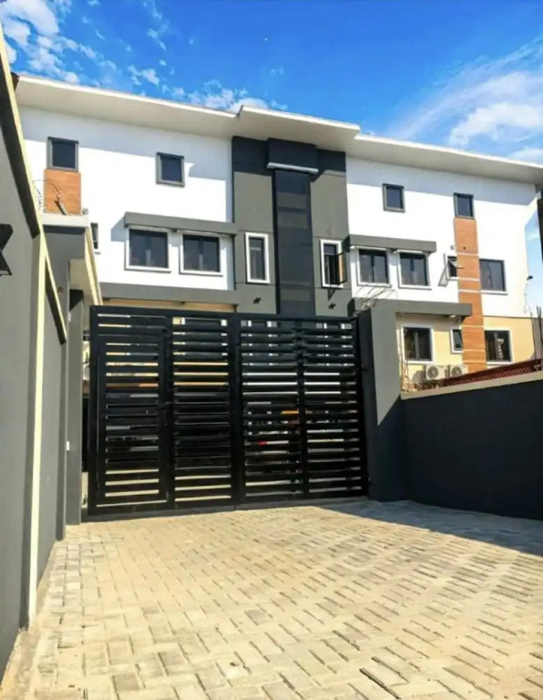 Lovely 2-bedroom Apartment Located in Lekki
