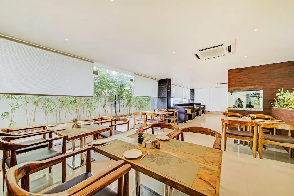 OYO 14745 Veeraj Suites