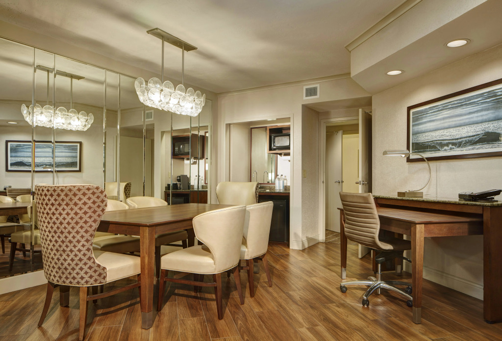 Embassy Suites by Hilton San Diego La Jolla