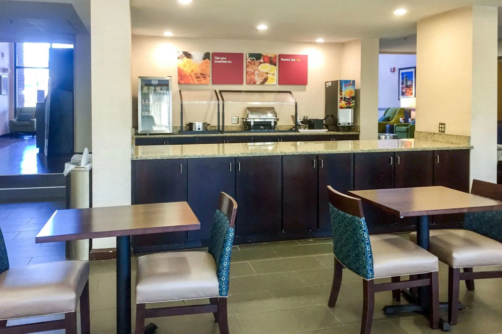 Comfort Suites Regency Park