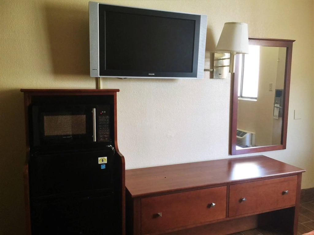 Bama Inn