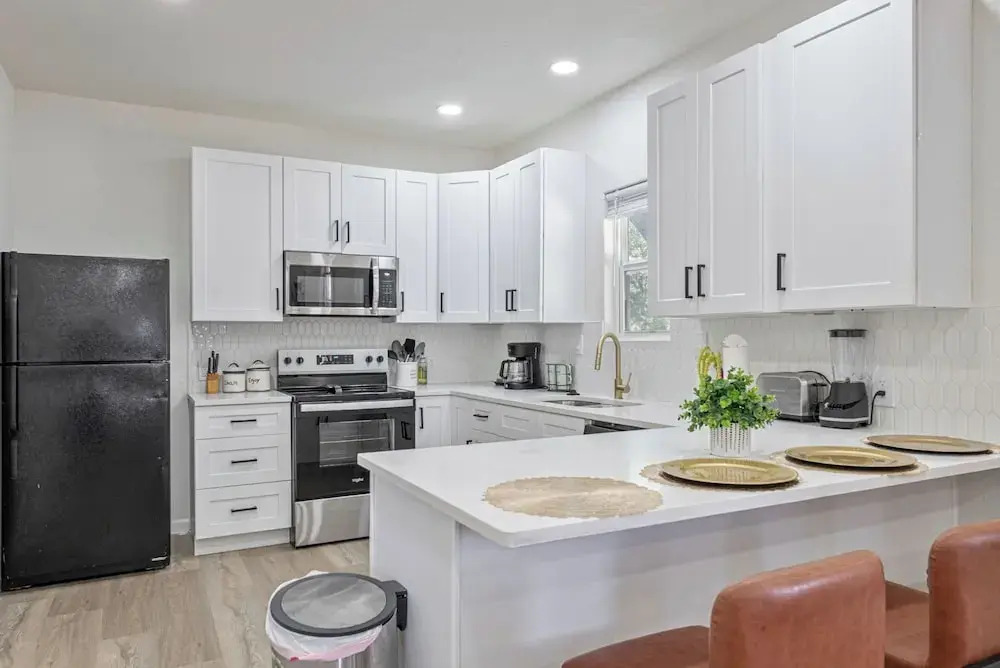 Glorius Amazing 2br/1ba Stay Near Lively Downtown!