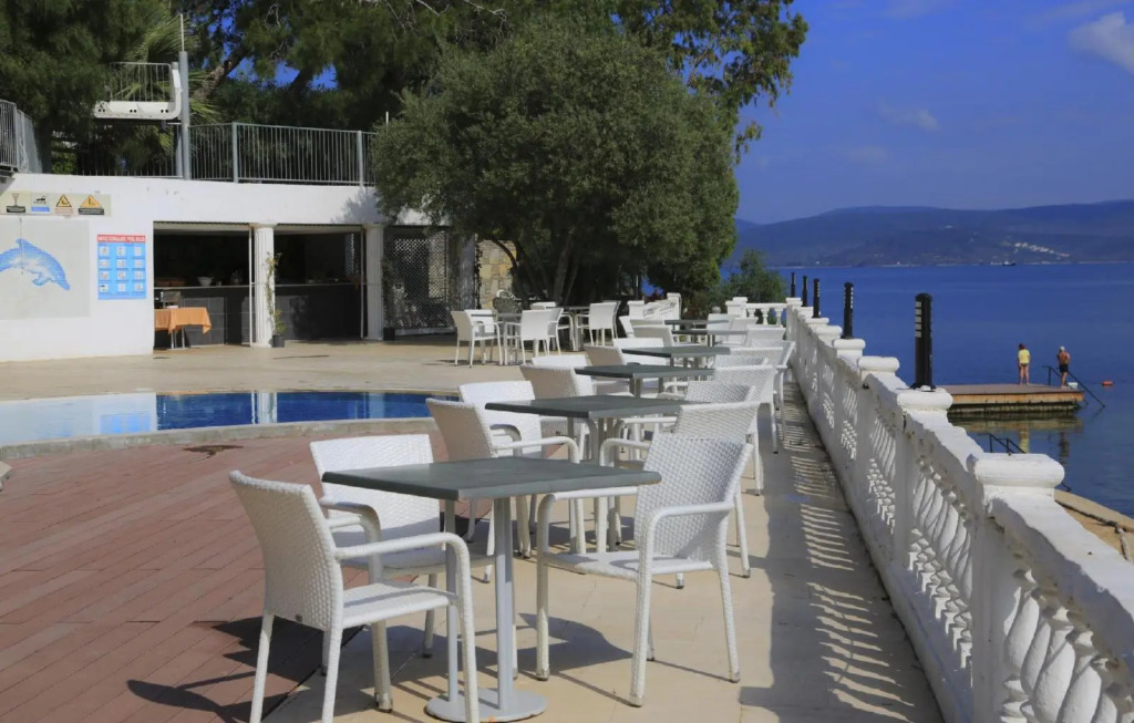Roseira Beach Resort