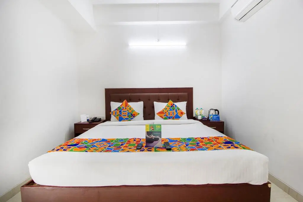 FabHotel Limestone Suites - Near Yashoda Hospitals, Somajiguda