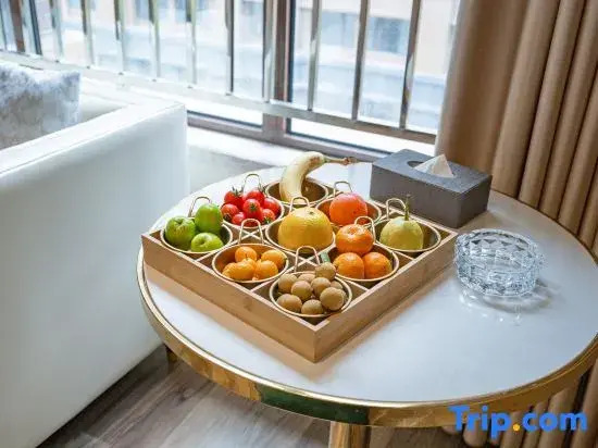 Emeishan Baiyin Hot Spring Smart Hotel