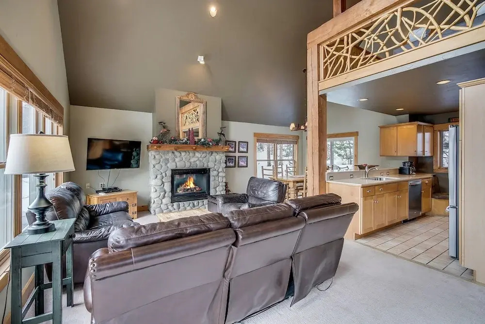 Cabin in the Pines 4