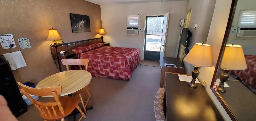 Pinewood Inn