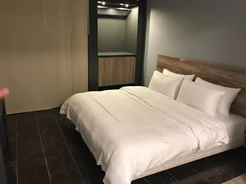 B RESIDENCE