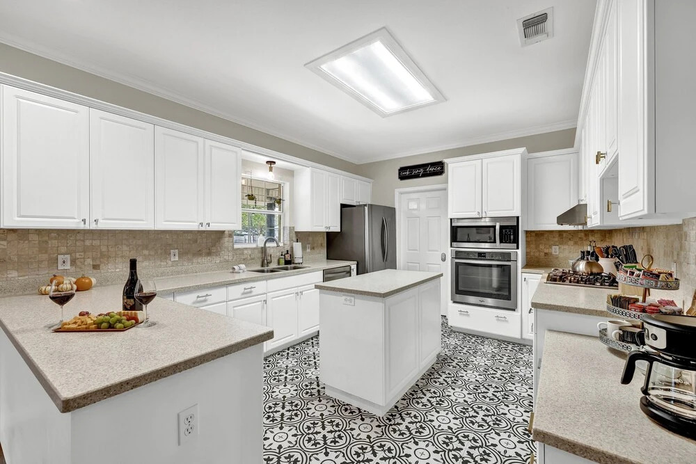 Amazing Haus With Fire Pit! - 2 Mins to Main St!