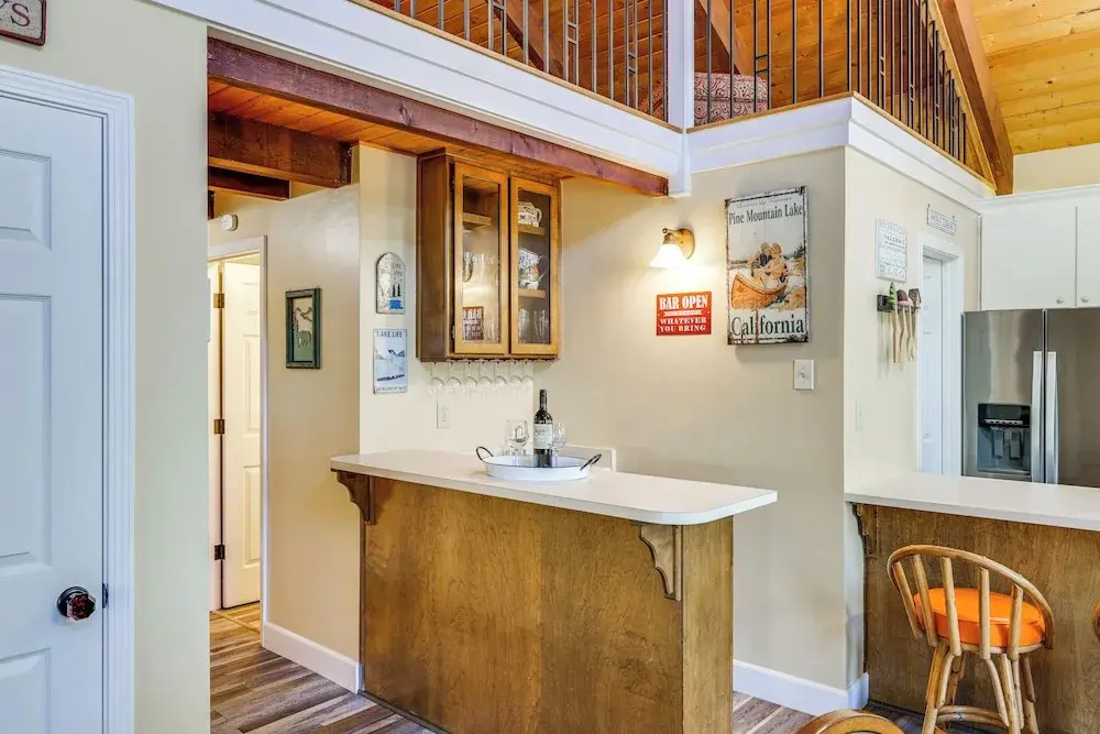 Groveland Home - Walk to Pine Mountain Lake!