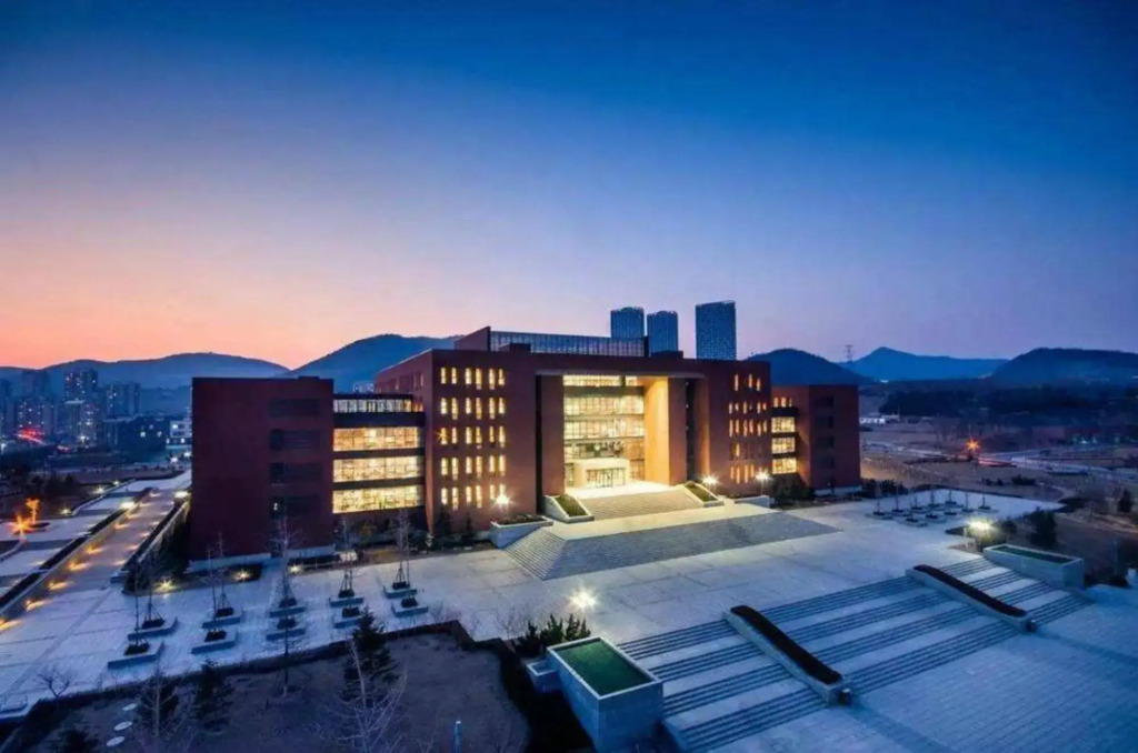 Dalian impression space Inn