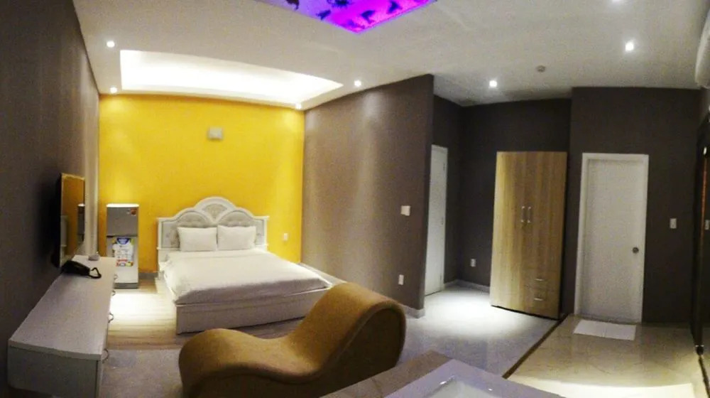 Love Point Hotel