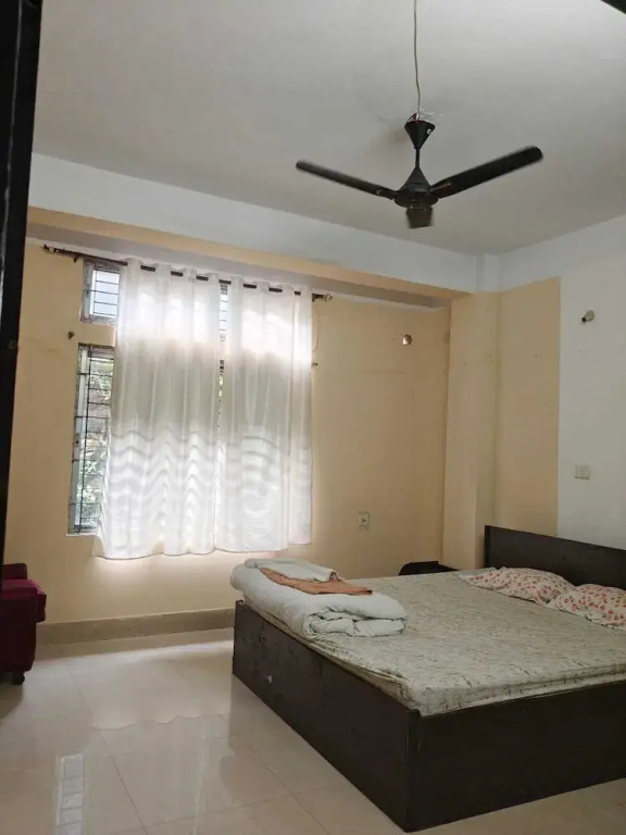 Shimrays Minimalist Hostel