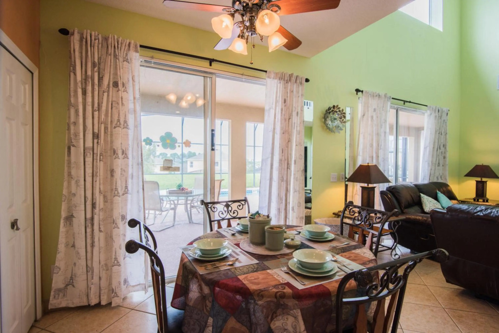 8BR -private swimming pool -gated resort community -suitable for family & group getaways -5 miles to Disney