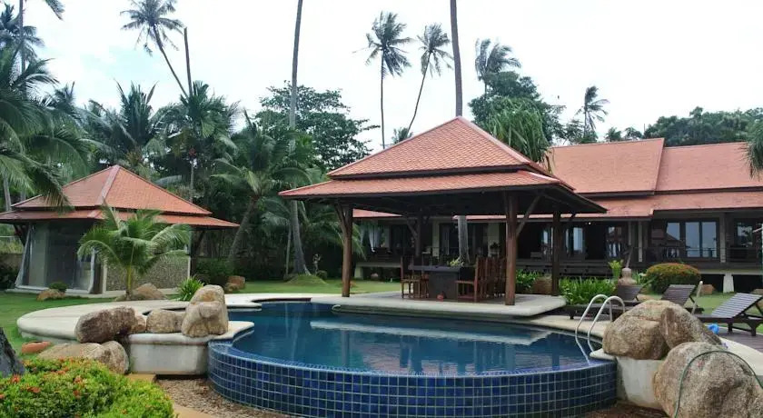 Angthong Villa