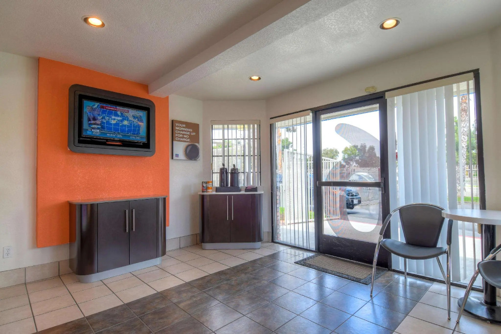 Motel 6-Chula Vista, CA - San Diego