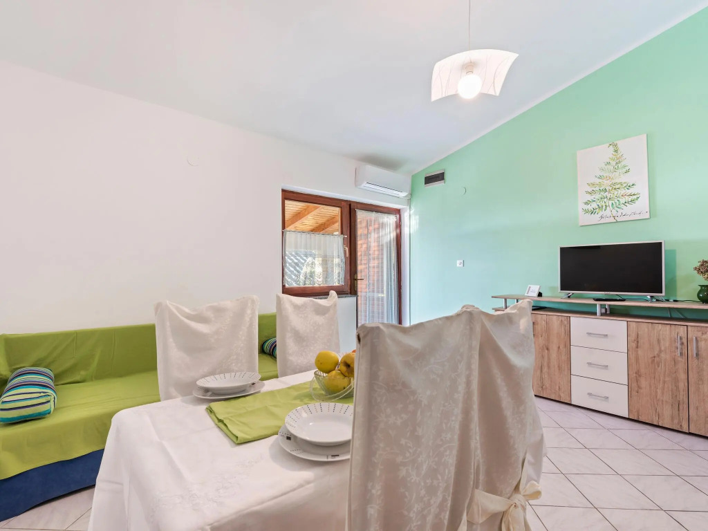 Apartment in Jasenice Near Maslenica Beach