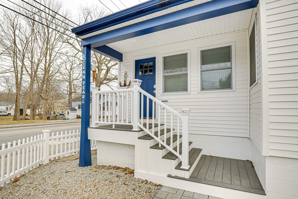 Old Orchard Beach Home: Steps to Beach & Pier!