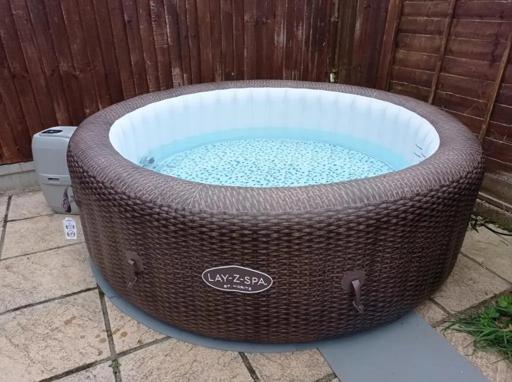 Wenham House - Large House with Hot Tub, Sleeps 11!