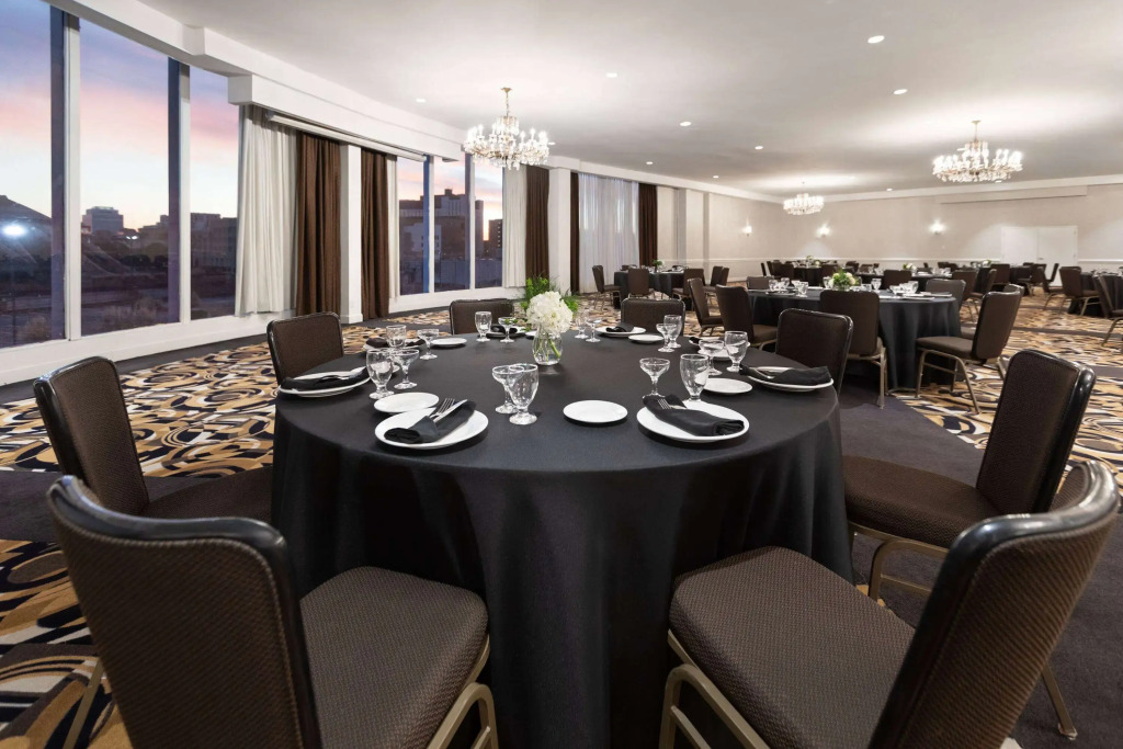 Wyndham Garden Norfolk Downtown