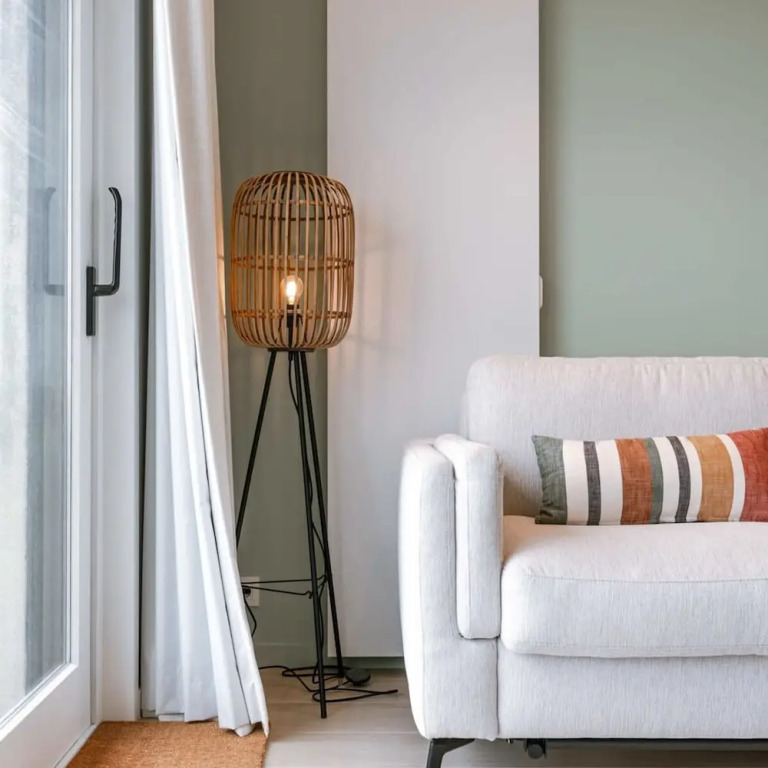 Pleasant Apartment With Frontal sea View