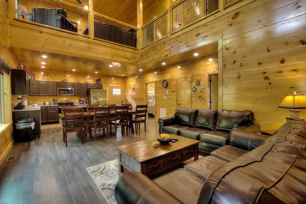 New 5K Suites Hot Tub Game Room Near Gsmnp