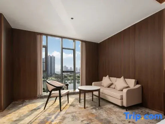 Jinliyuncheng Hotel (Qiankun New Town Shopping Outlet, Hubei Polytechnic Institute)