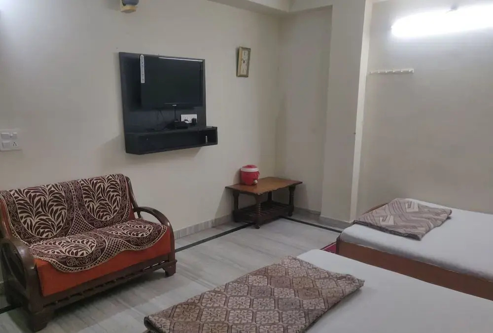 Giriraj Kripa