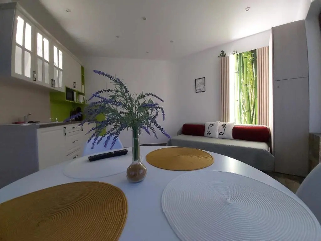 Accent House